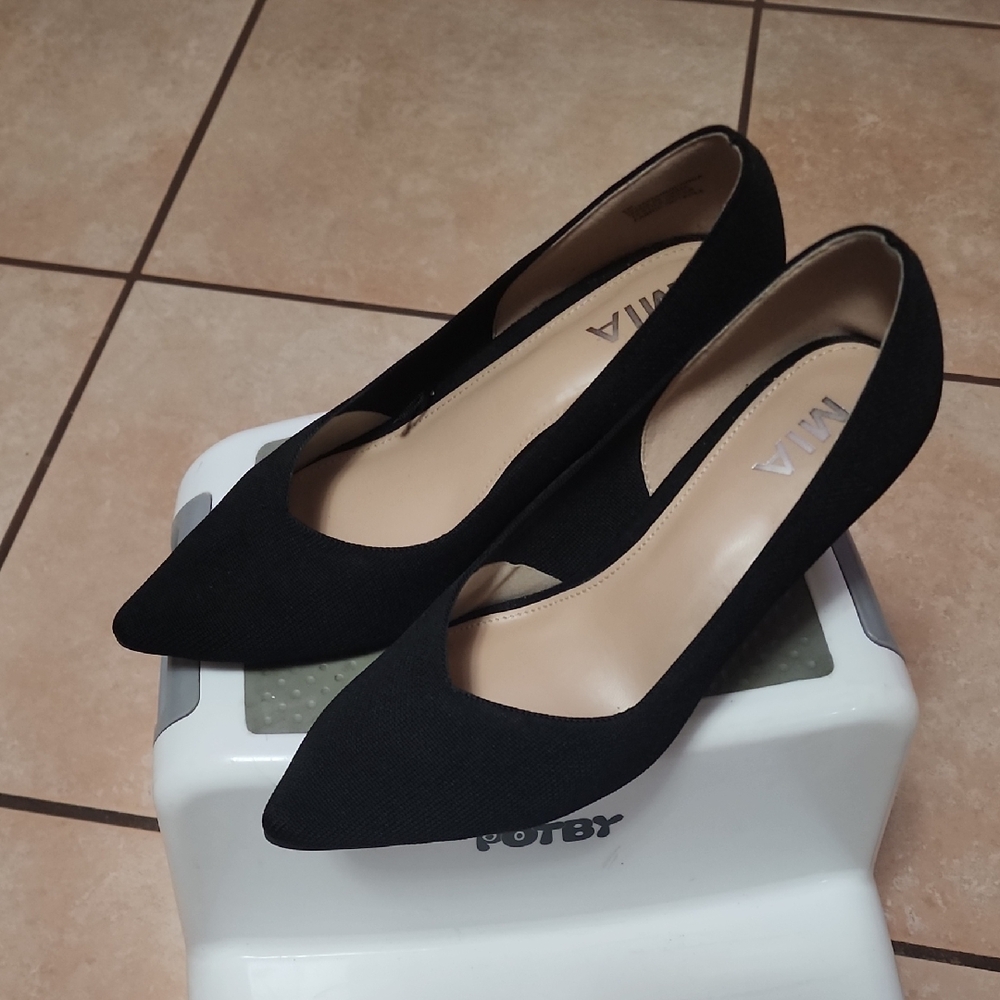MIA Women's Classic Black Heels